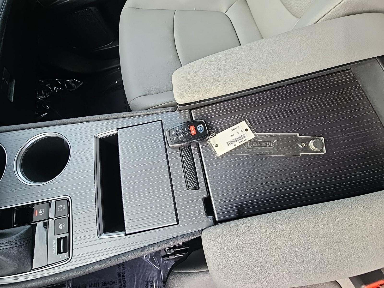 2025 Toyota Sienna XLE AWD