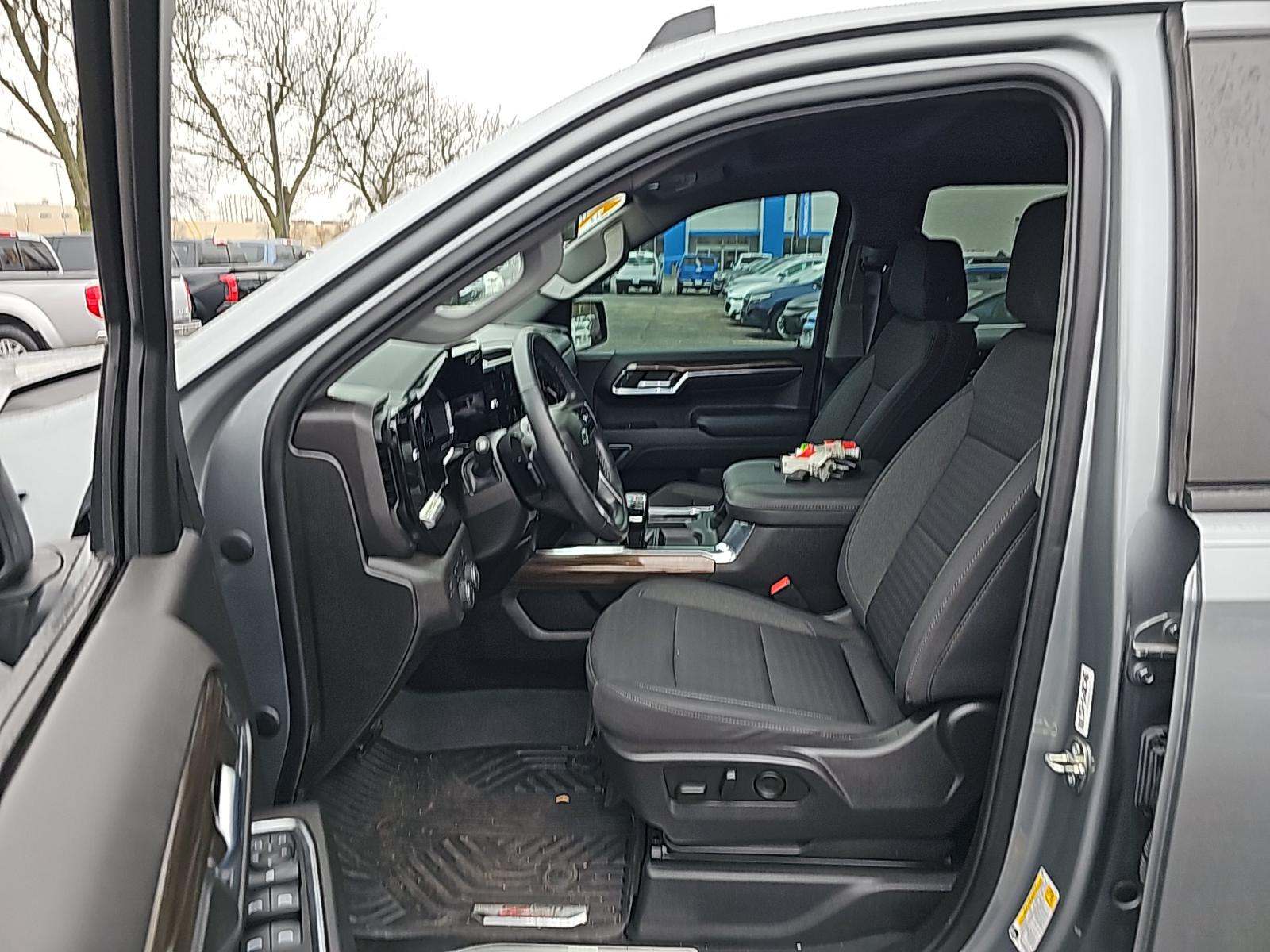 2023 Chevrolet Silverado 1500 RST AWD