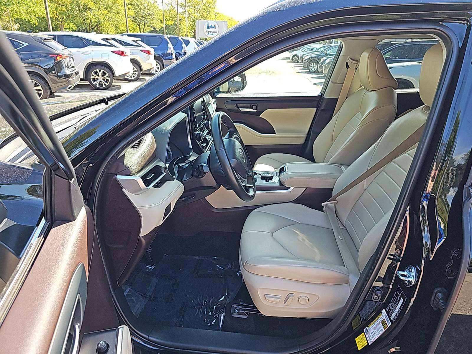 2022 Toyota Highlander Hybrid XLE AWD