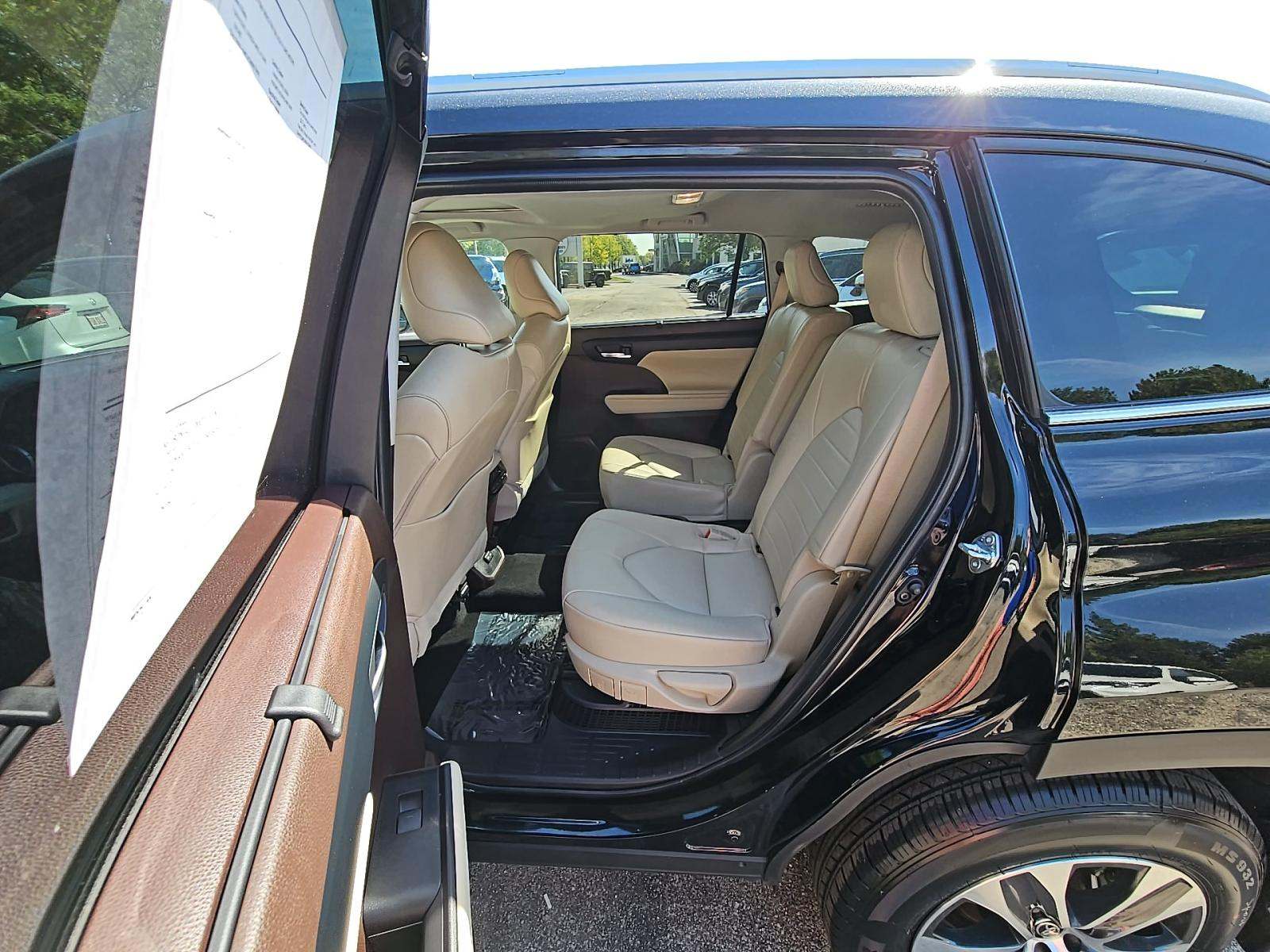 2022 Toyota Highlander Hybrid XLE AWD