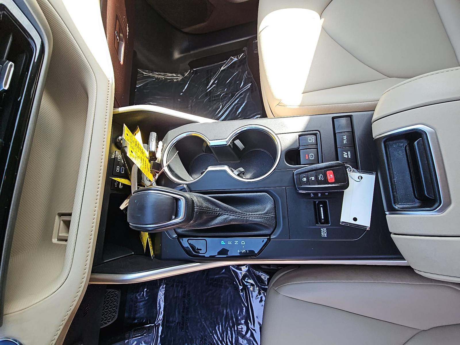 2022 Toyota Highlander Hybrid XLE AWD