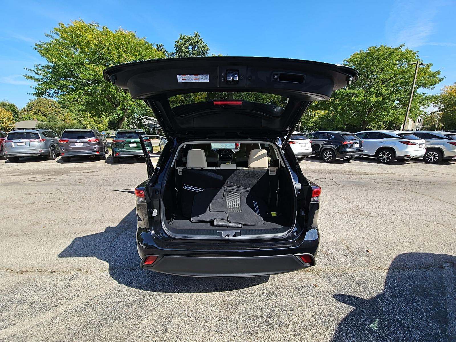 2022 Toyota Highlander Hybrid XLE AWD