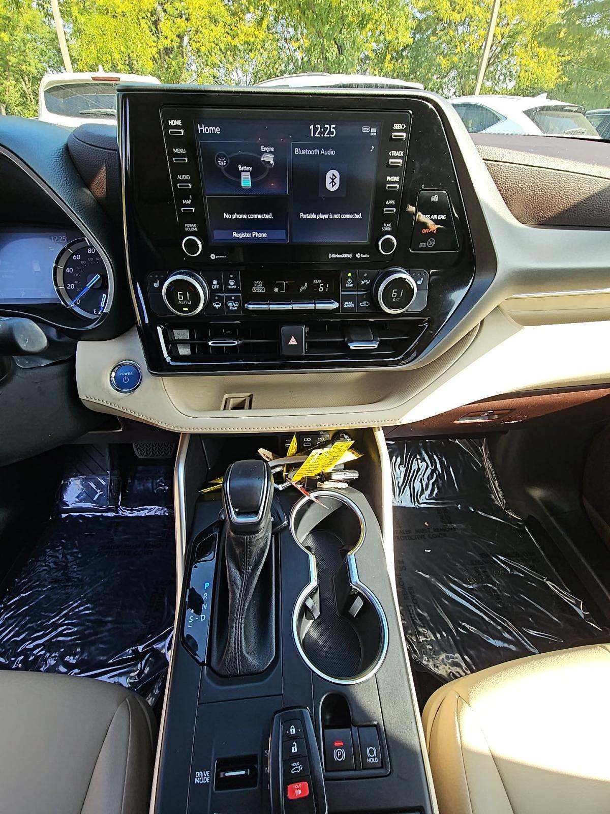 2022 Toyota Highlander Hybrid XLE AWD