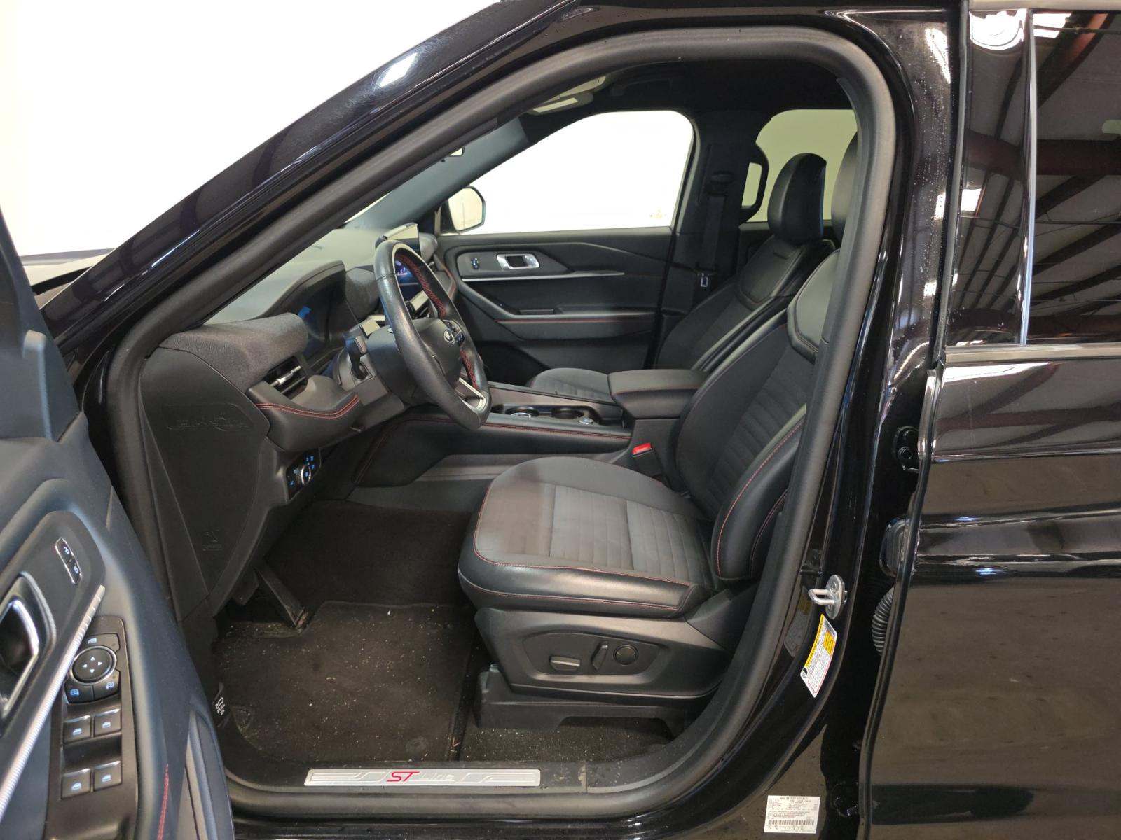 2025 Ford Explorer ST-Line AWD