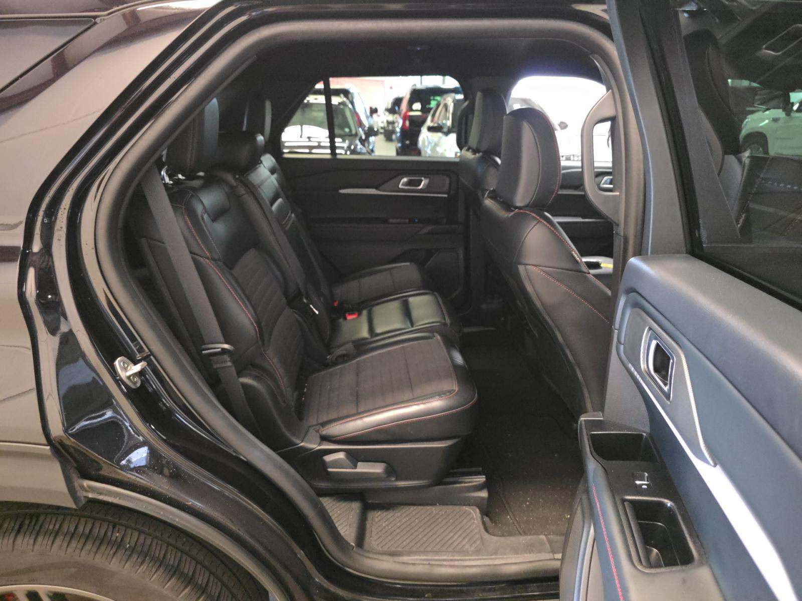 2025 Ford Explorer ST-Line AWD