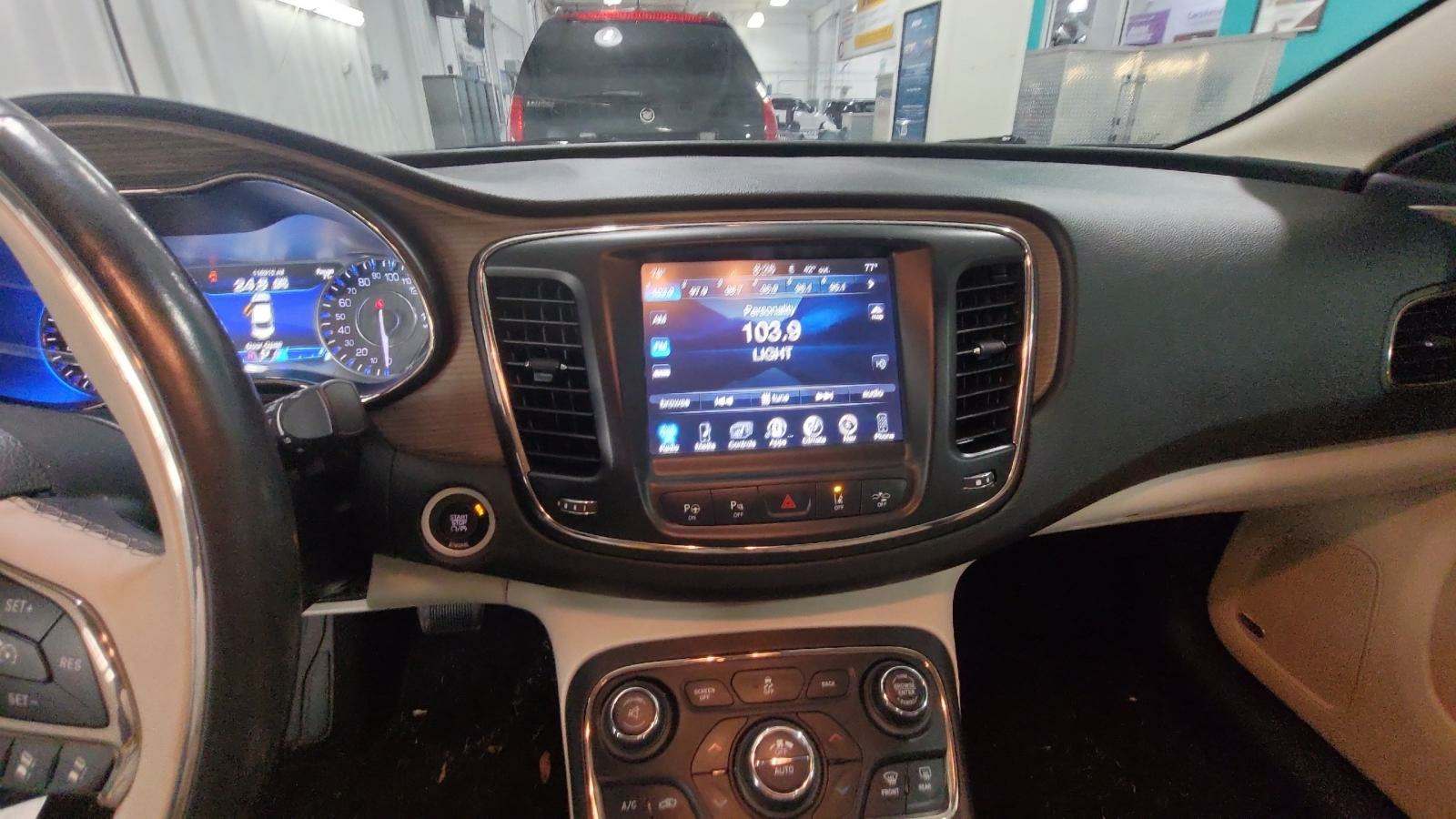 2015 Chrysler 200 C FWD