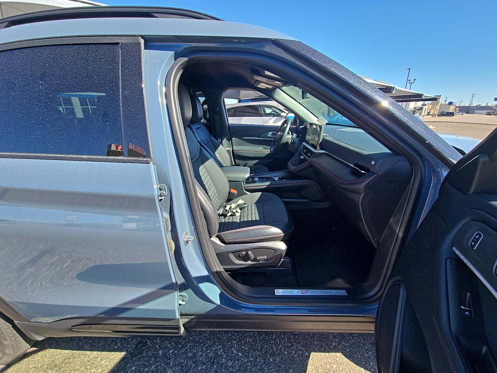 2025 Ford Explorer ST-Line AWD