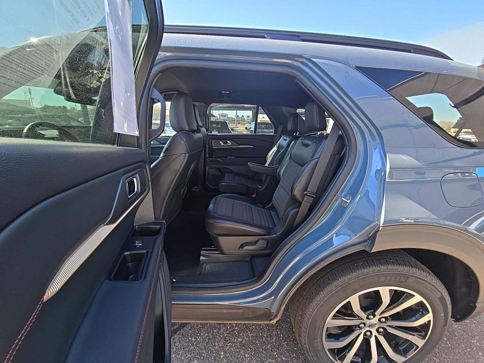 2025 Ford Explorer ST-Line AWD