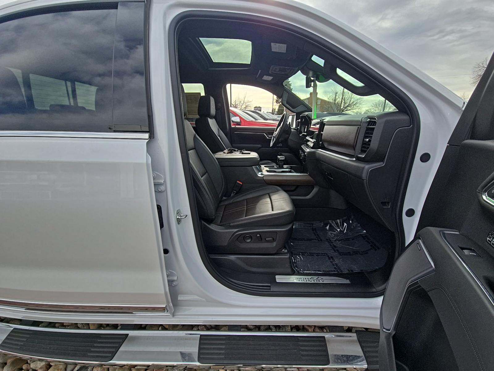 2025 Chevrolet Silverado 1500 High Country AWD