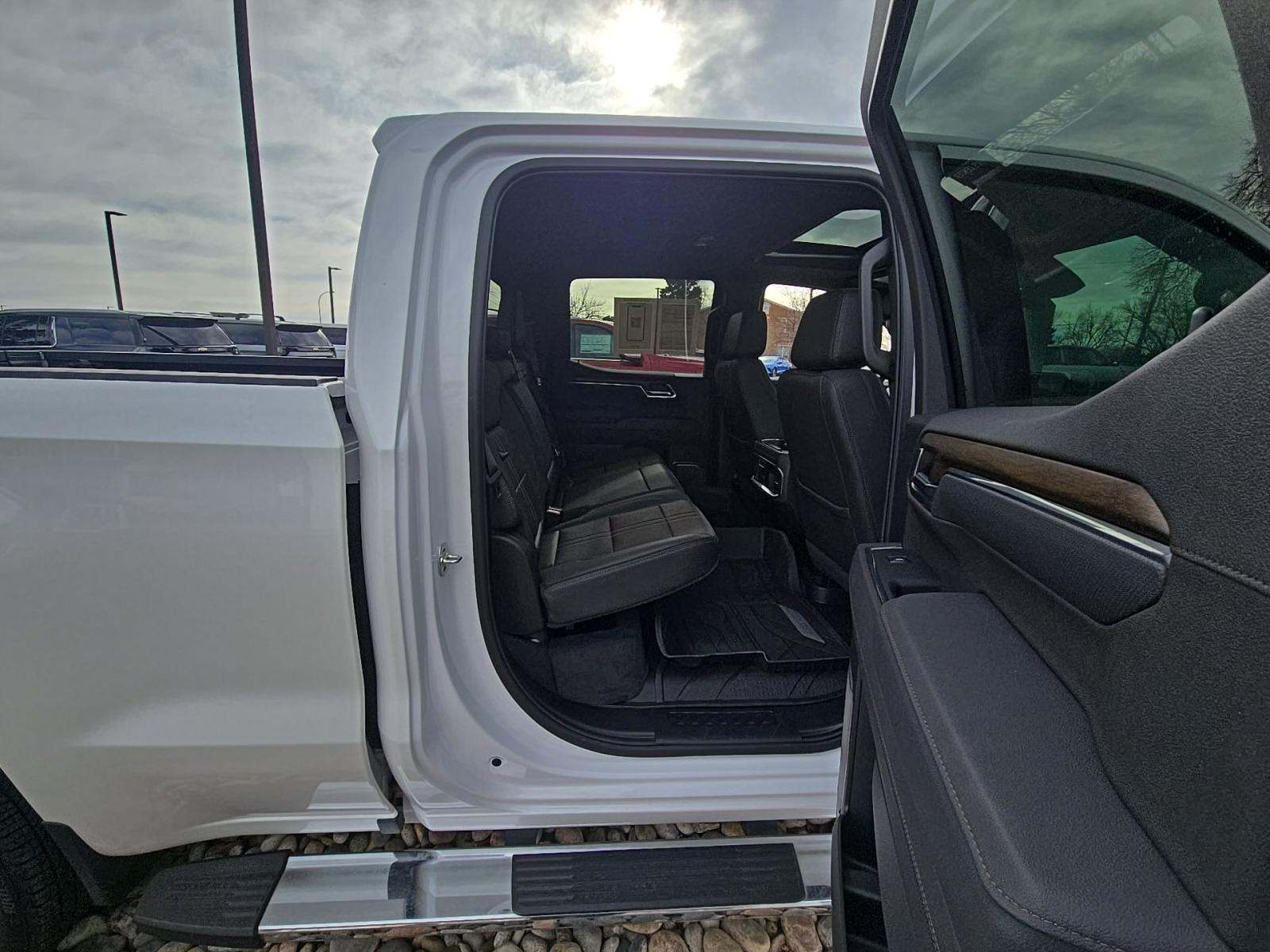 2025 Chevrolet Silverado 1500 High Country AWD