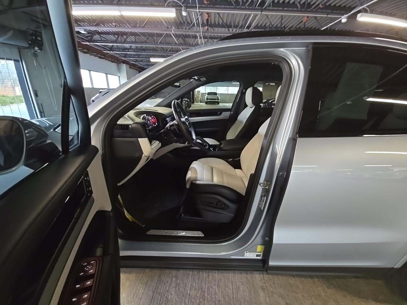 2024 Porsche Cayenne Base AWD