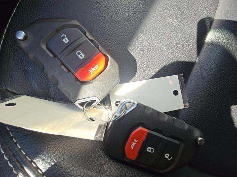 JEEP UNLIMITED 4XE SAHARA - 4