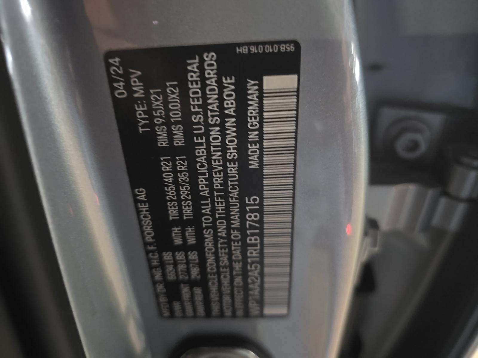 2024 Porsche Macan Base AWD