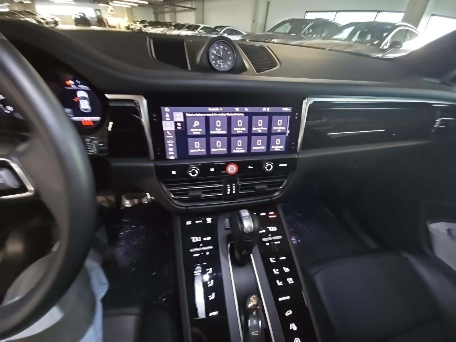 2024 Porsche Macan Base AWD