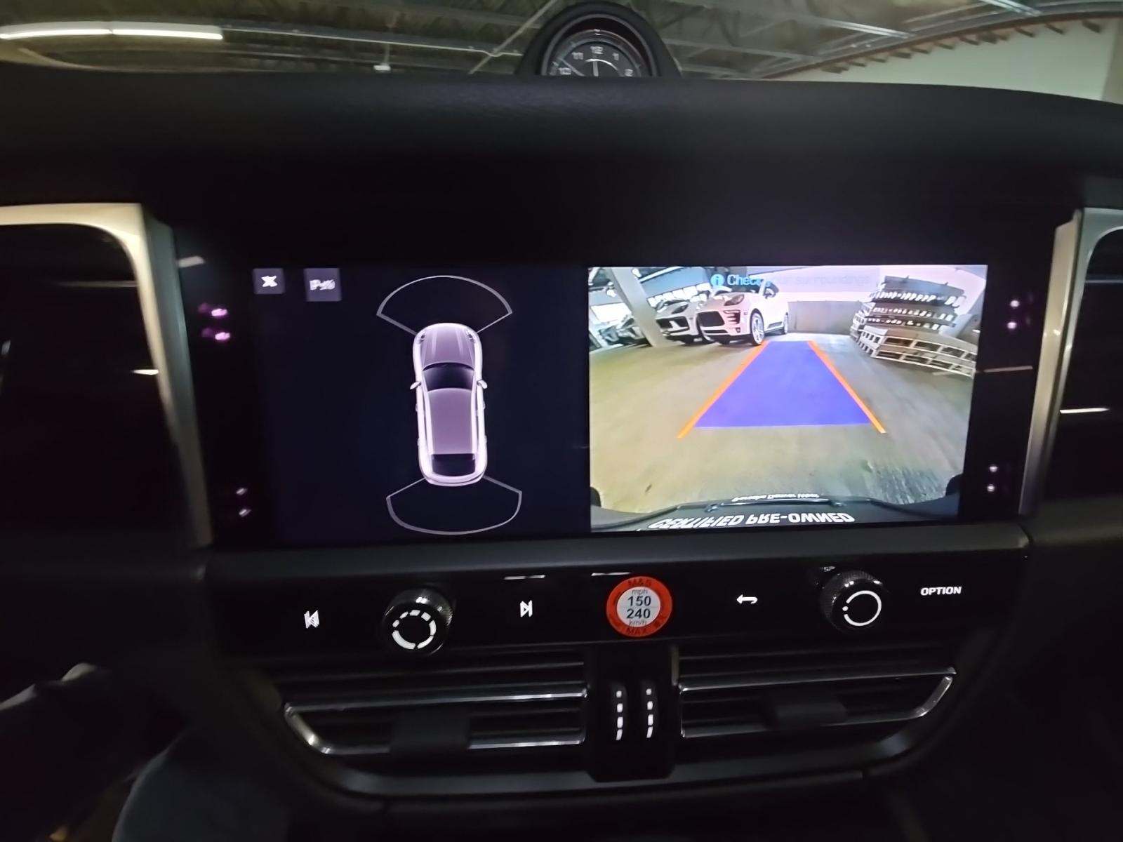 2024 Porsche Macan Base AWD