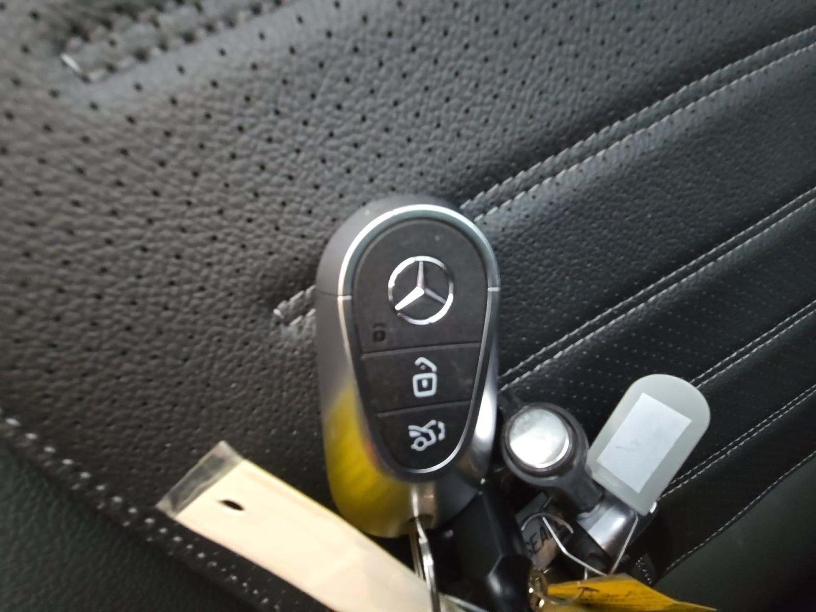 MERCEDES-BENZ GLC - 8