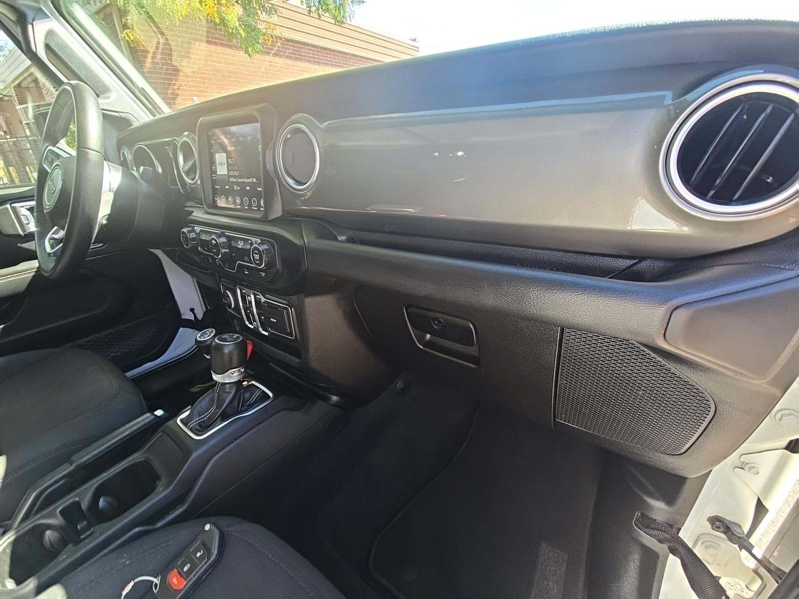 2023 Jeep Wrangler Sahara AWD