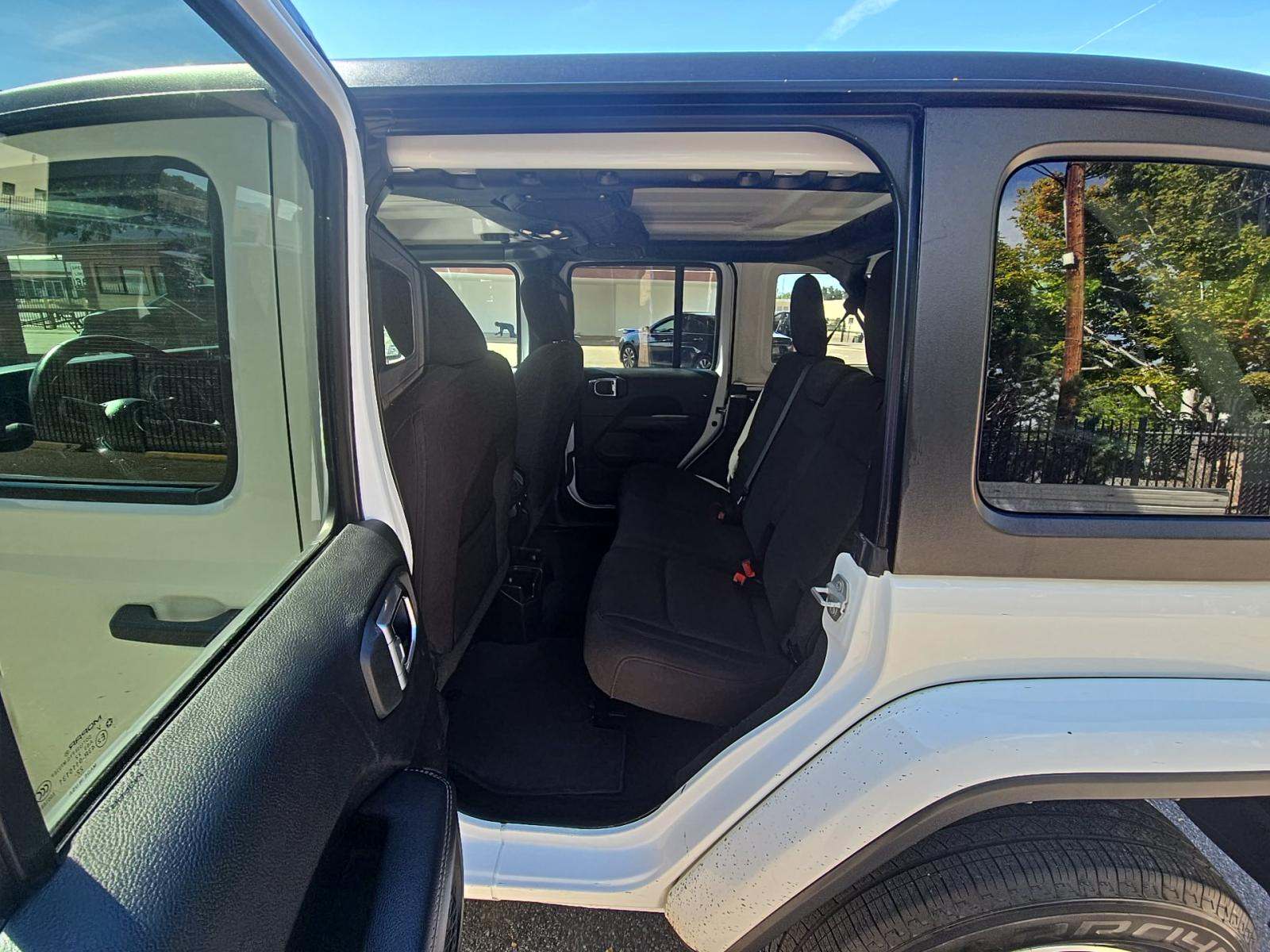 2023 Jeep Wrangler Sahara AWD