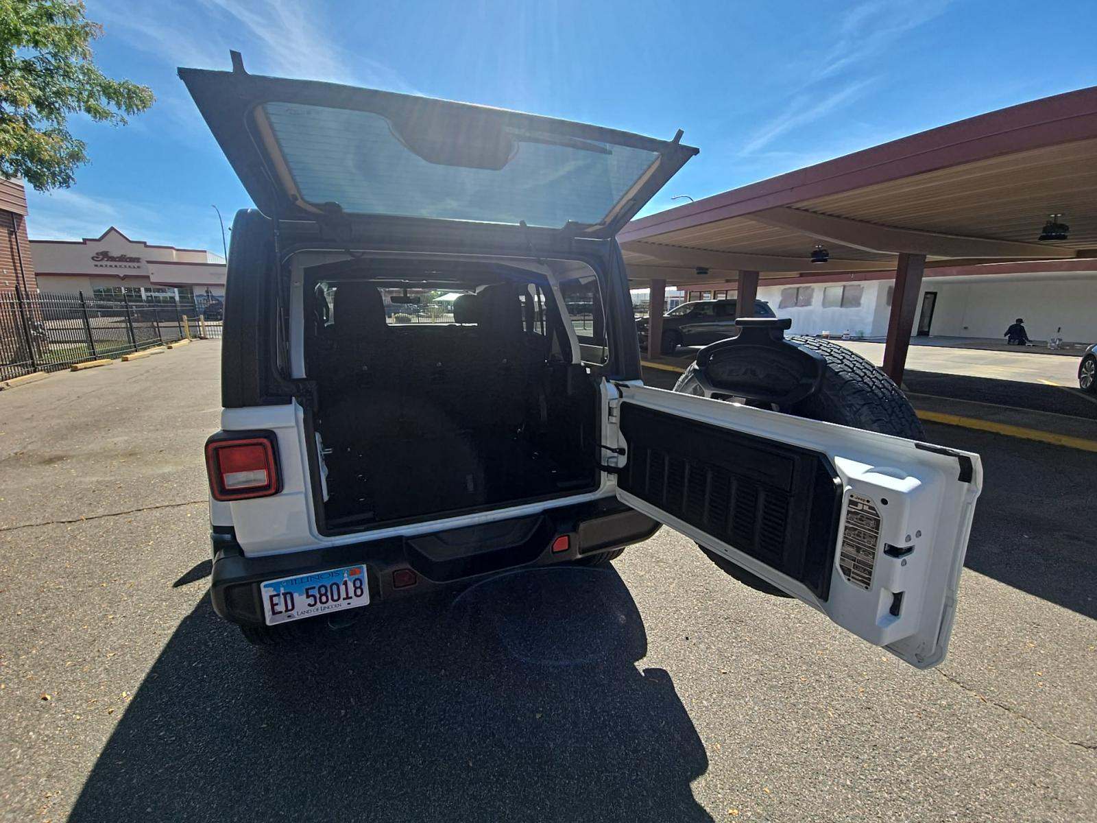 2023 Jeep Wrangler Sahara AWD