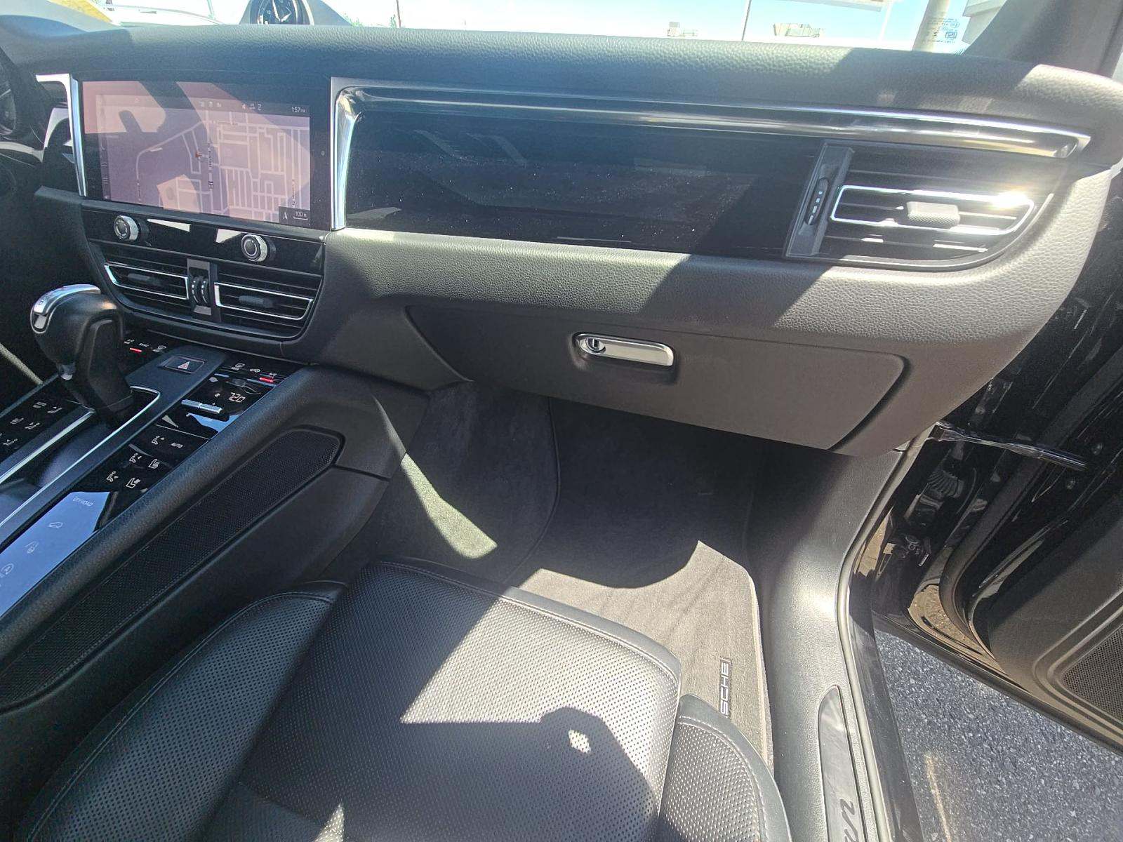 2024 Porsche Macan Base AWD