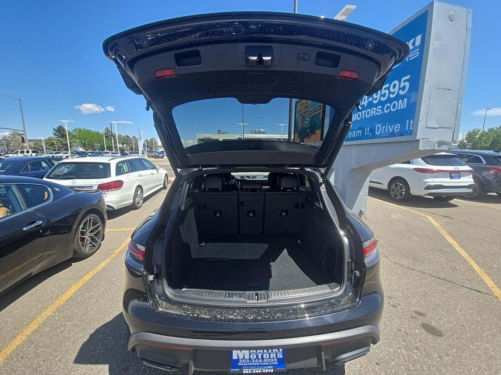 2024 Porsche Macan Base AWD