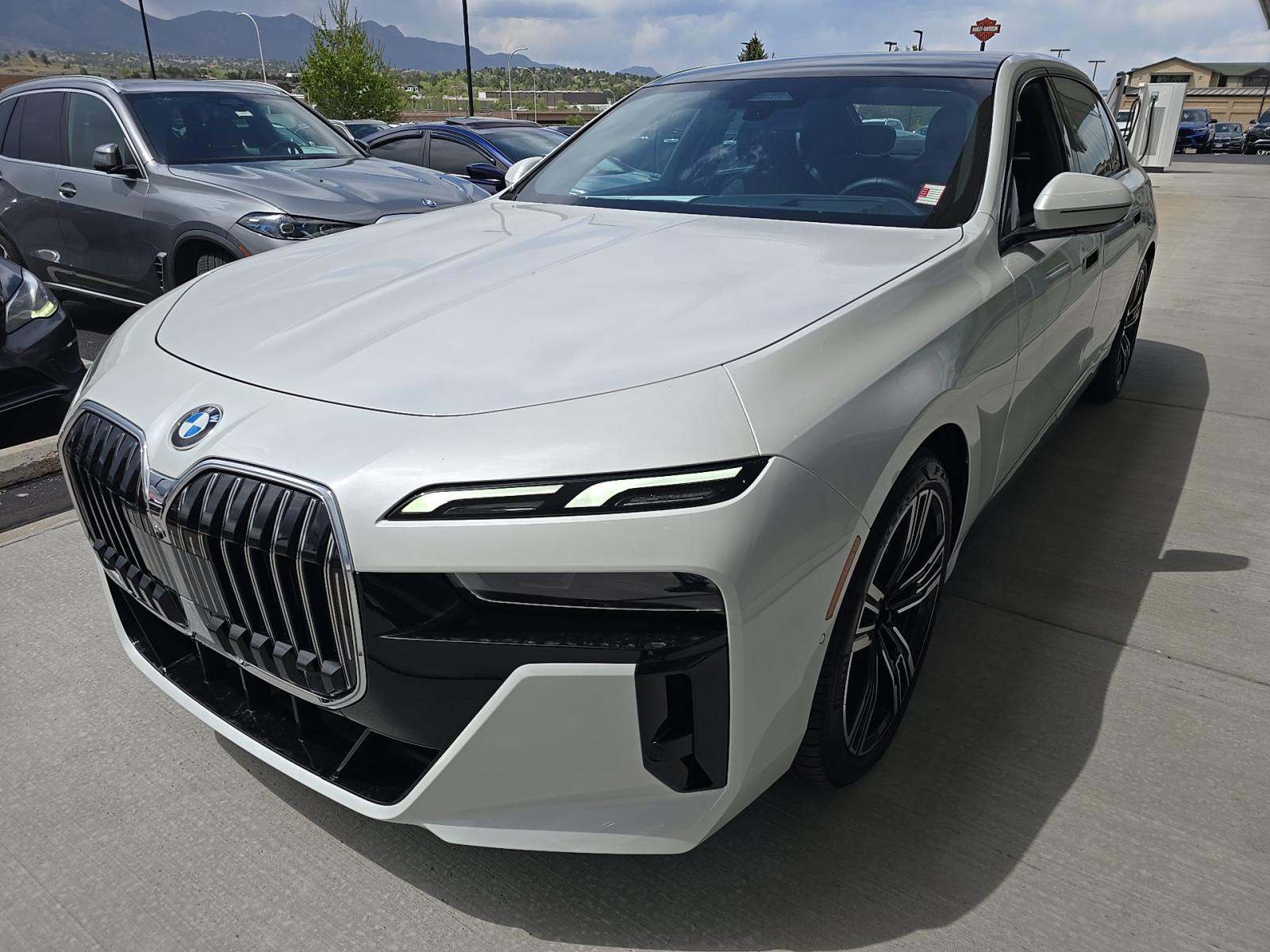 2025 BMW 7 Series 760i xDrive AWD