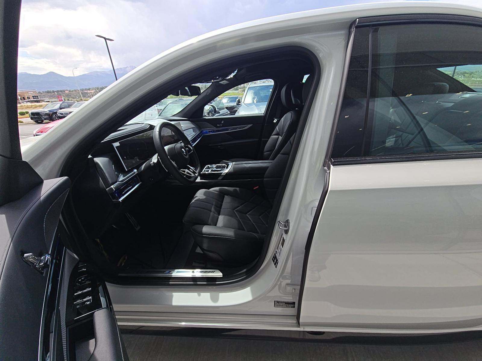 2025 BMW 7 Series 760i xDrive AWD