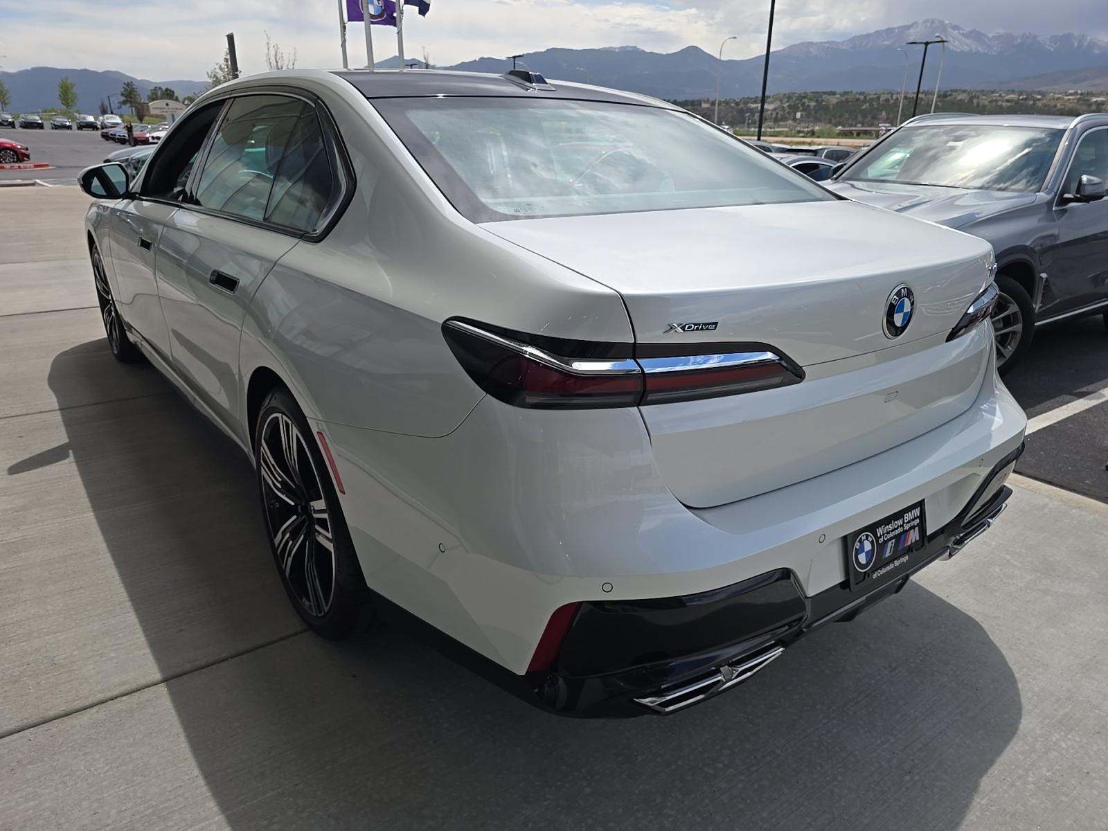 2025 BMW 7 Series 760i xDrive AWD