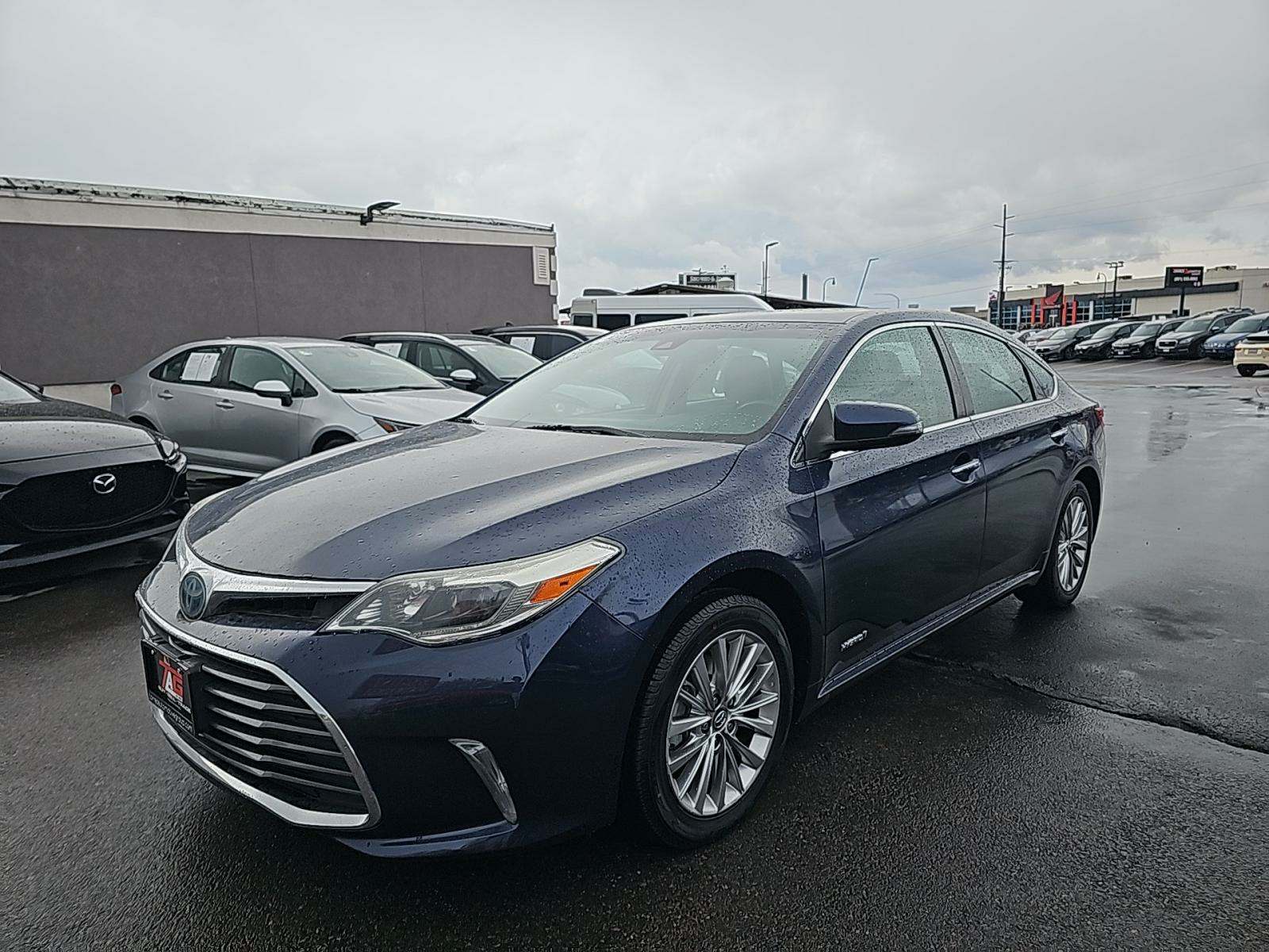 2018 Toyota Avalon Hybrid Limited FWD