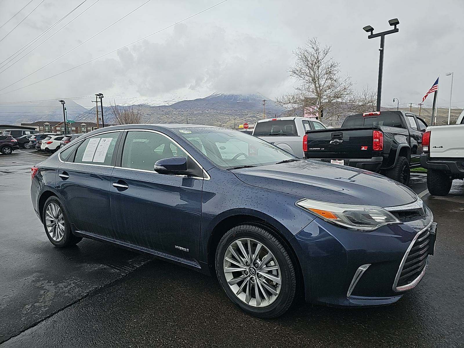 2018 Toyota Avalon Hybrid Limited FWD