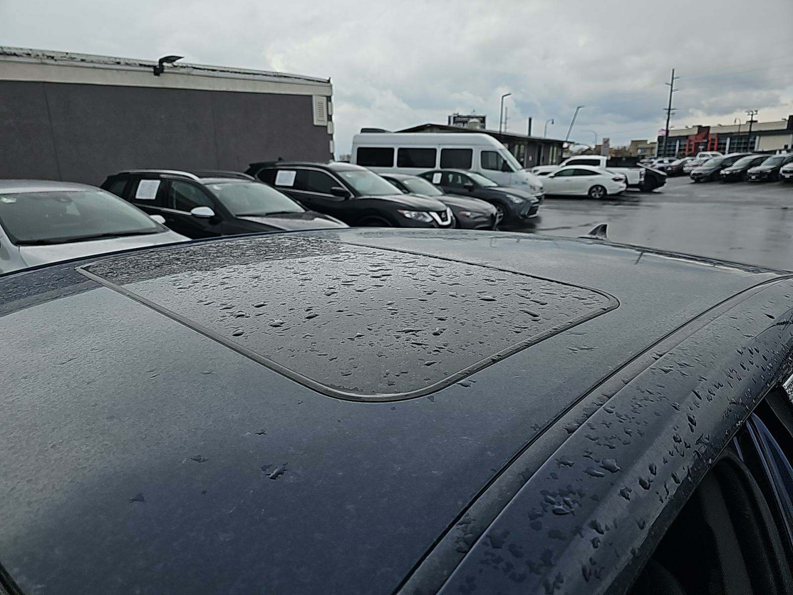 2018 Toyota Avalon Hybrid Limited FWD