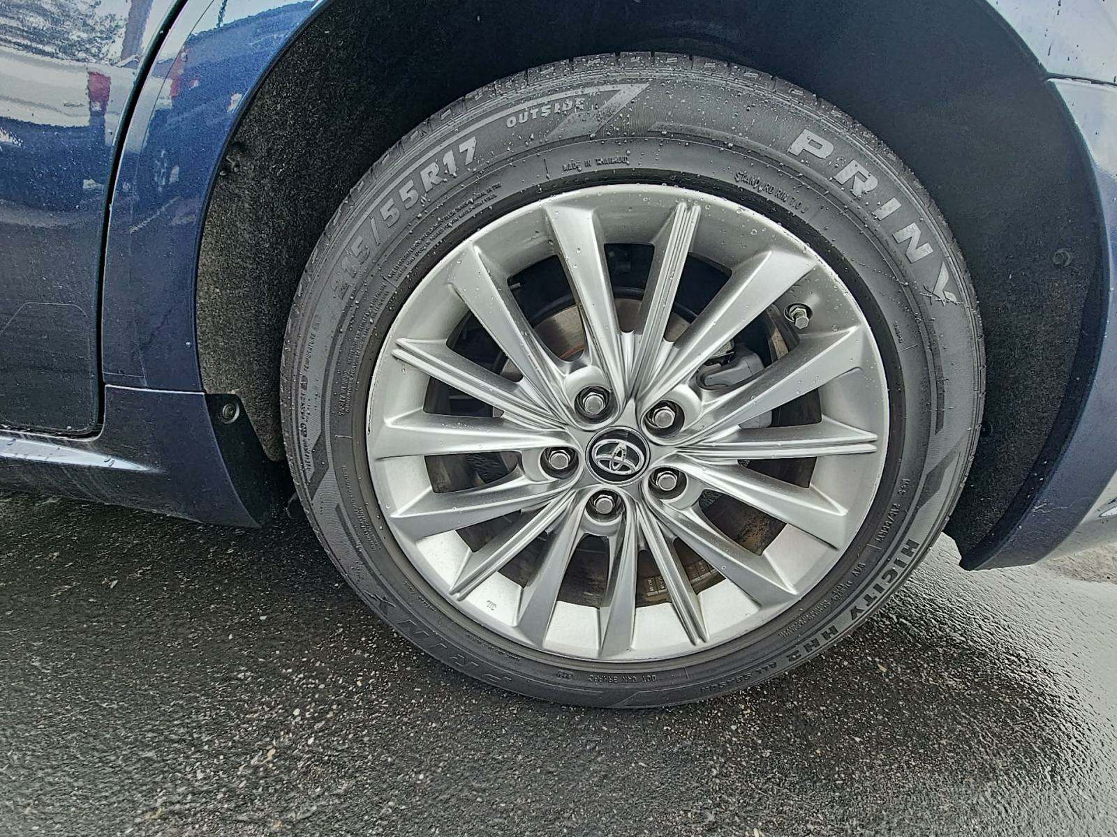 2018 Toyota Avalon Hybrid Limited FWD