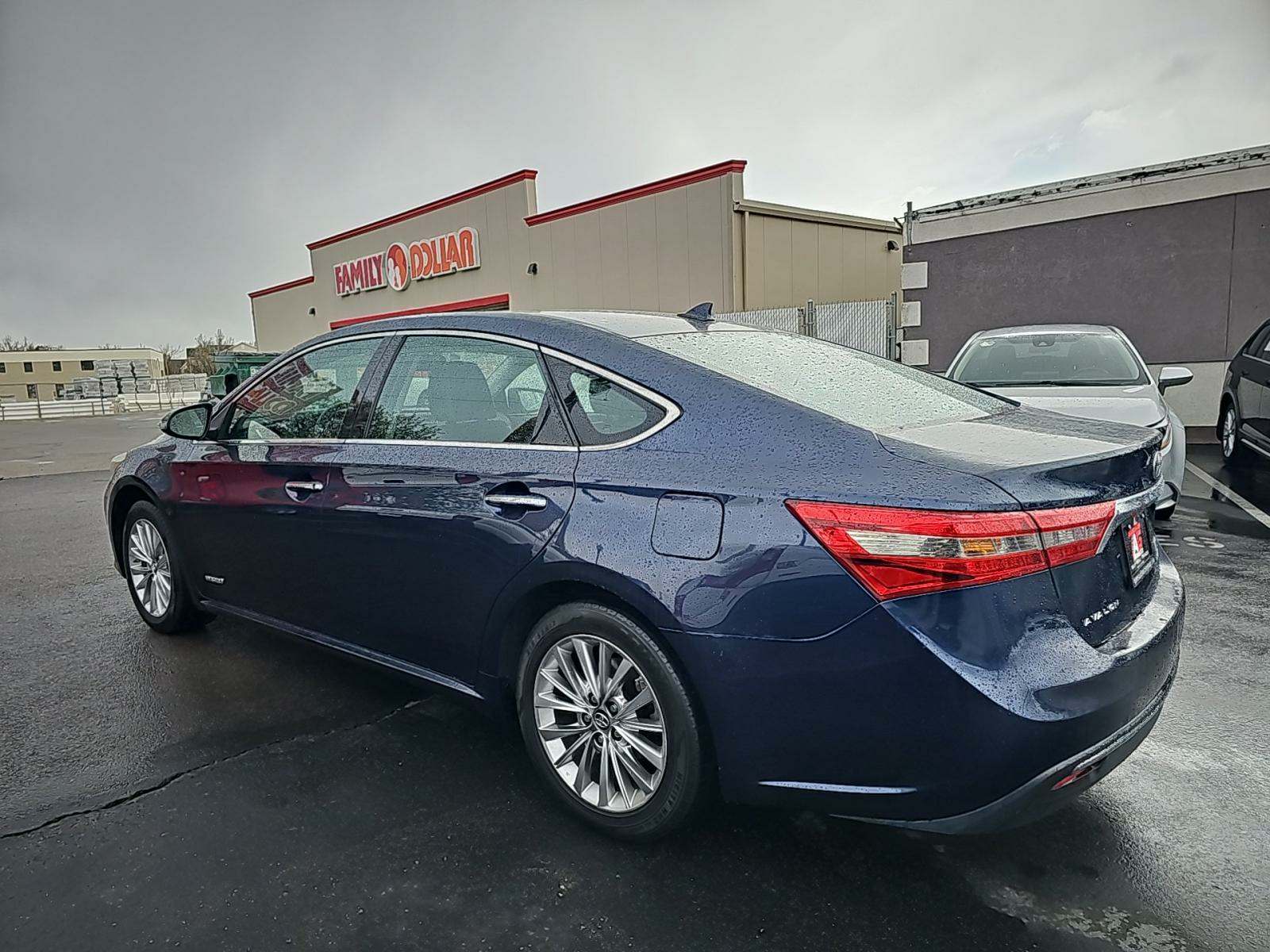 2018 Toyota Avalon Hybrid Limited FWD