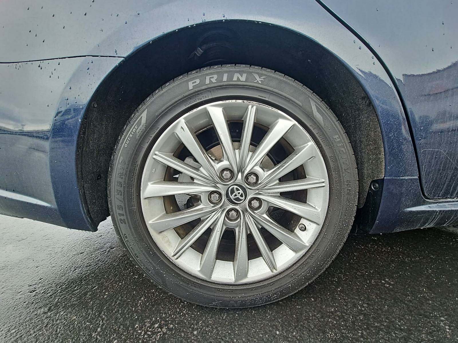 2018 Toyota Avalon Hybrid Limited FWD