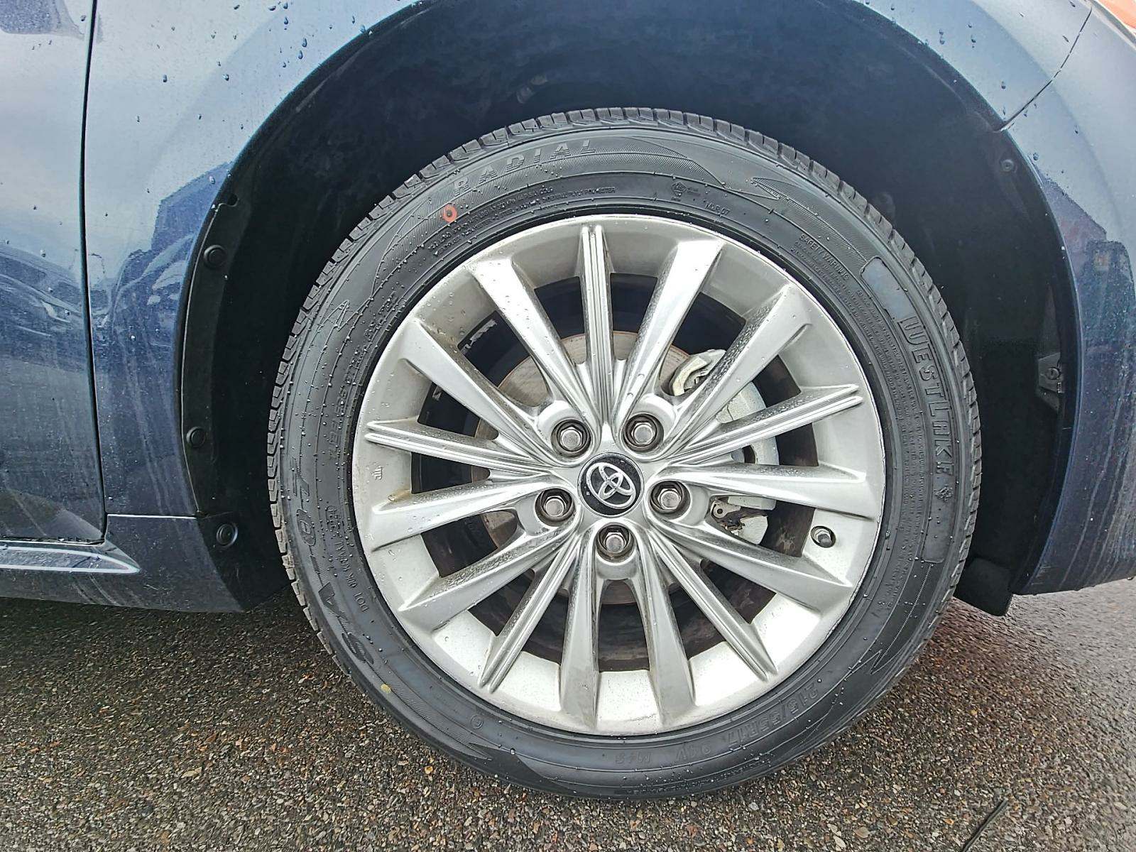 2018 Toyota Avalon Hybrid Limited FWD