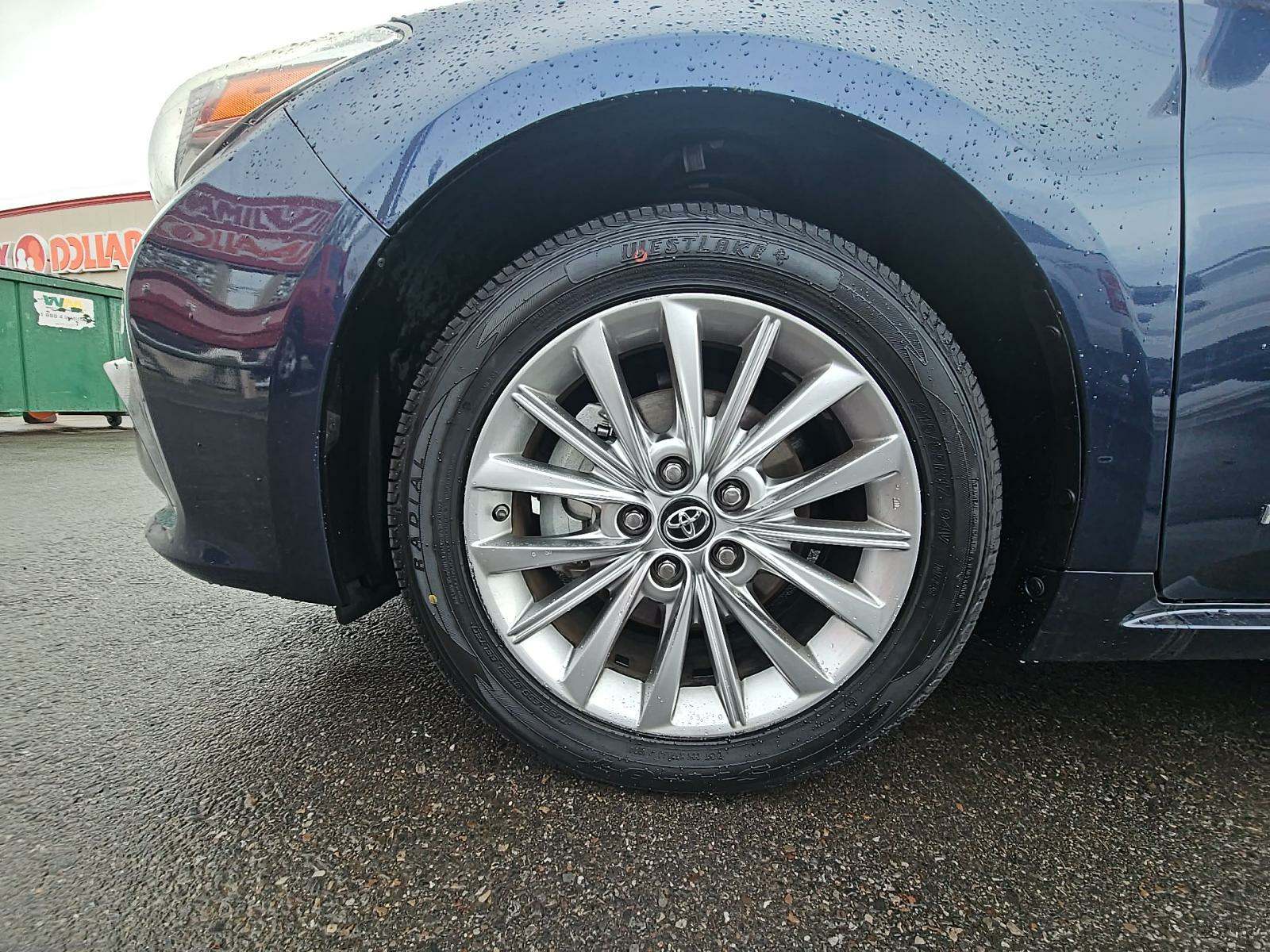 2018 Toyota Avalon Hybrid Limited FWD