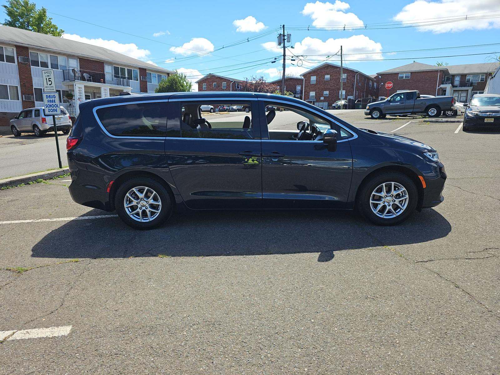 2023 Chrysler Pacifica Touring L FWD