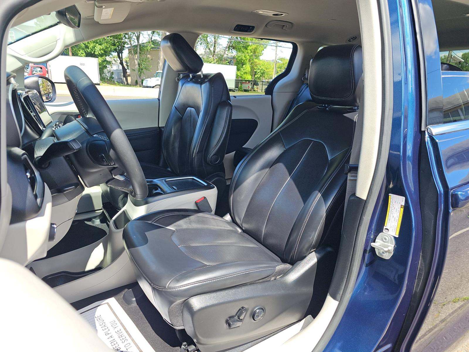 2023 Chrysler Pacifica Touring L FWD