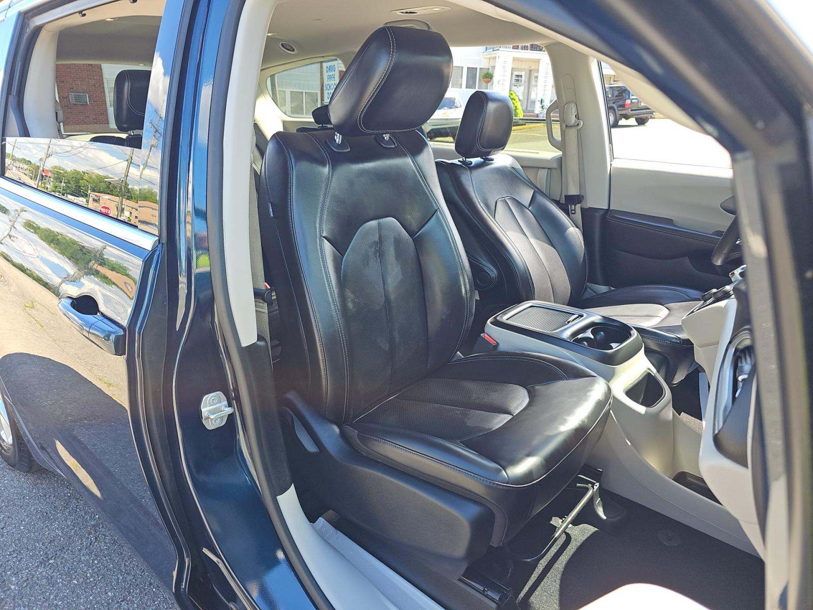 2023 Chrysler Pacifica Touring L FWD