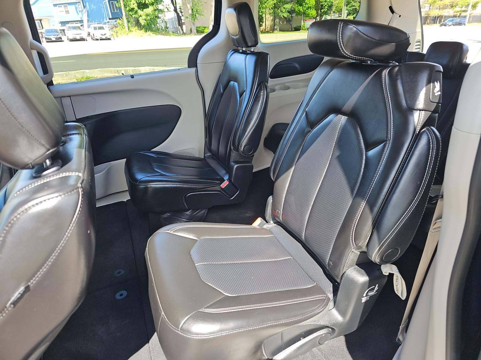 2023 Chrysler Pacifica Touring L FWD