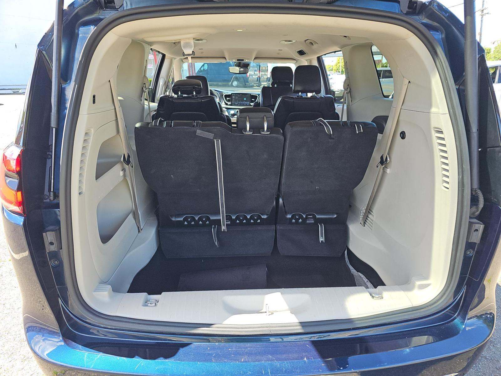 2023 Chrysler Pacifica Touring L FWD