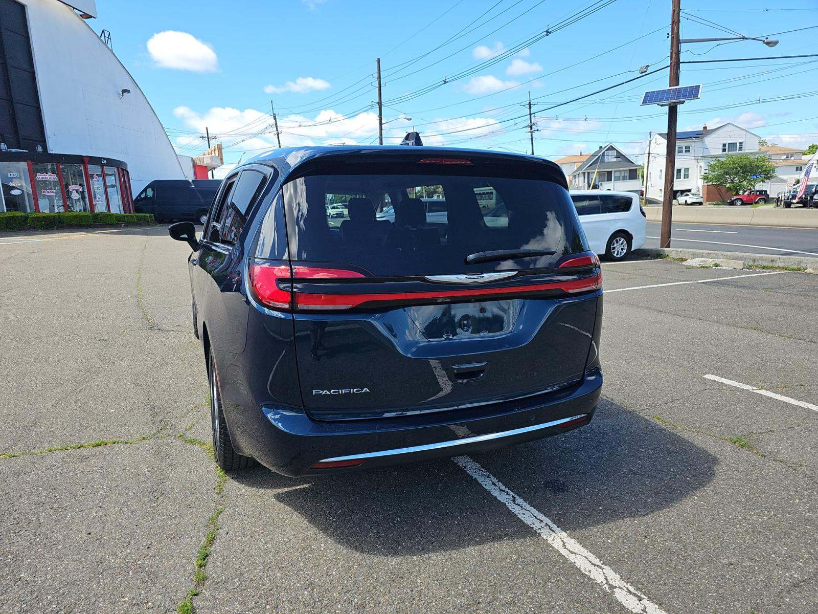 2023 Chrysler Pacifica Touring L FWD