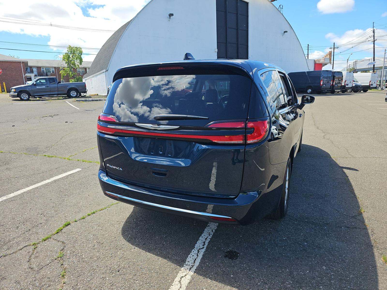 2023 Chrysler Pacifica Touring L FWD