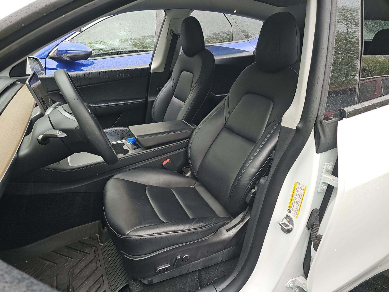 TESLA MODEL Y - 6
