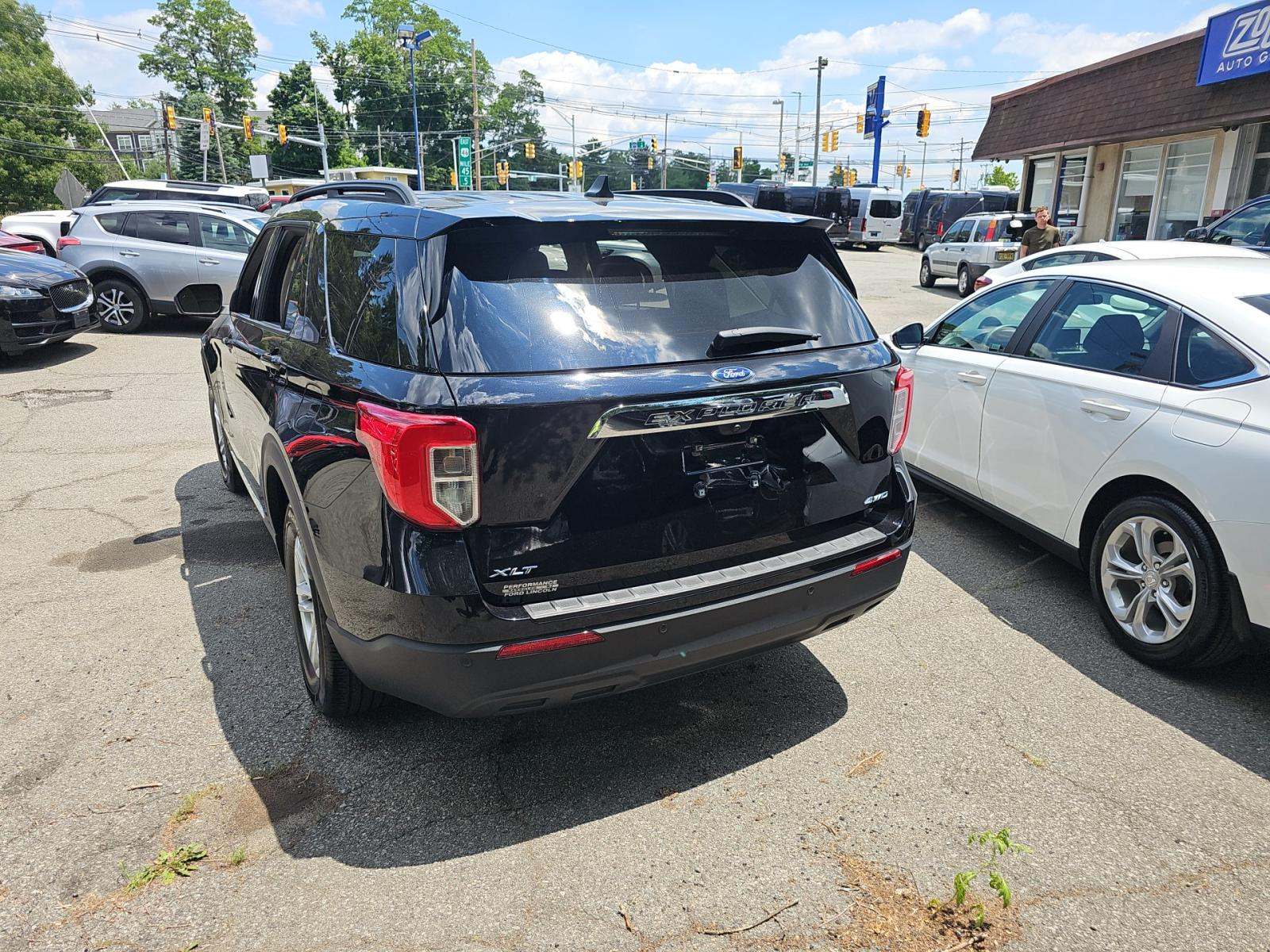 2023 Ford Explorer XLT AWD
