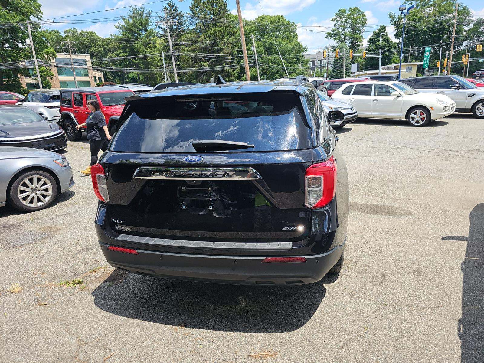 2023 Ford Explorer XLT AWD