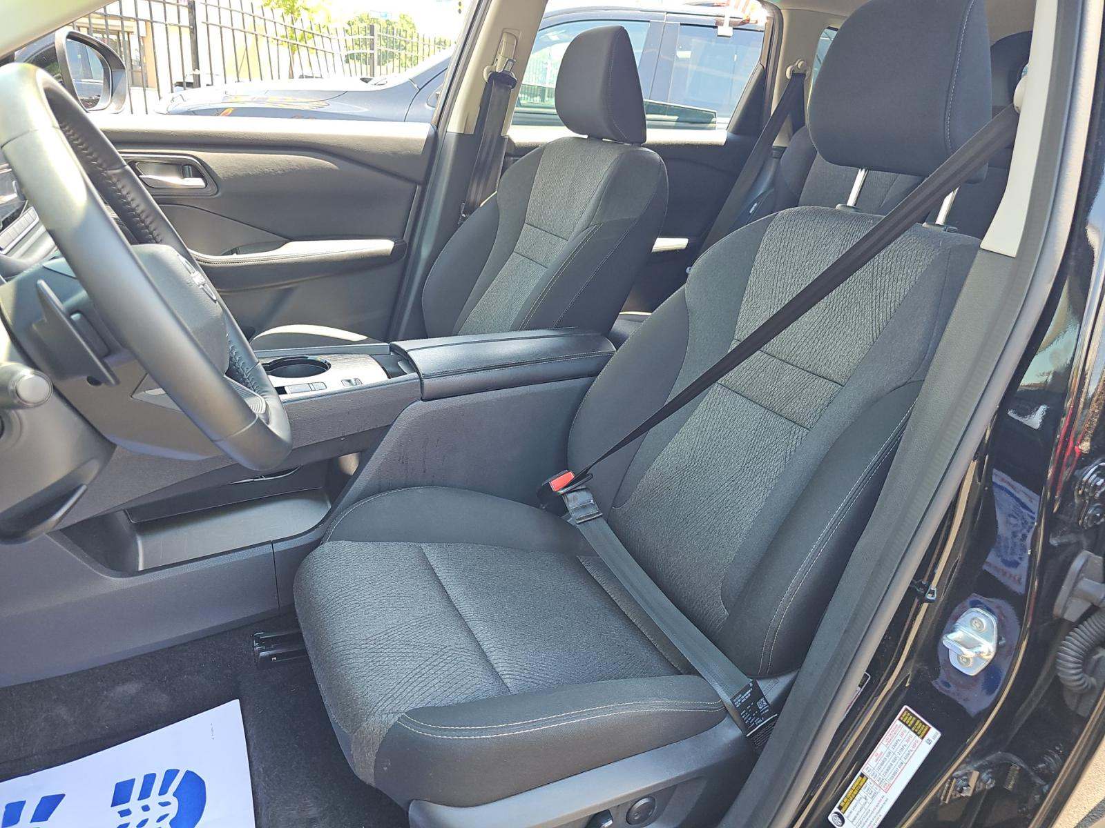 2025 Nissan Rogue SV FWD