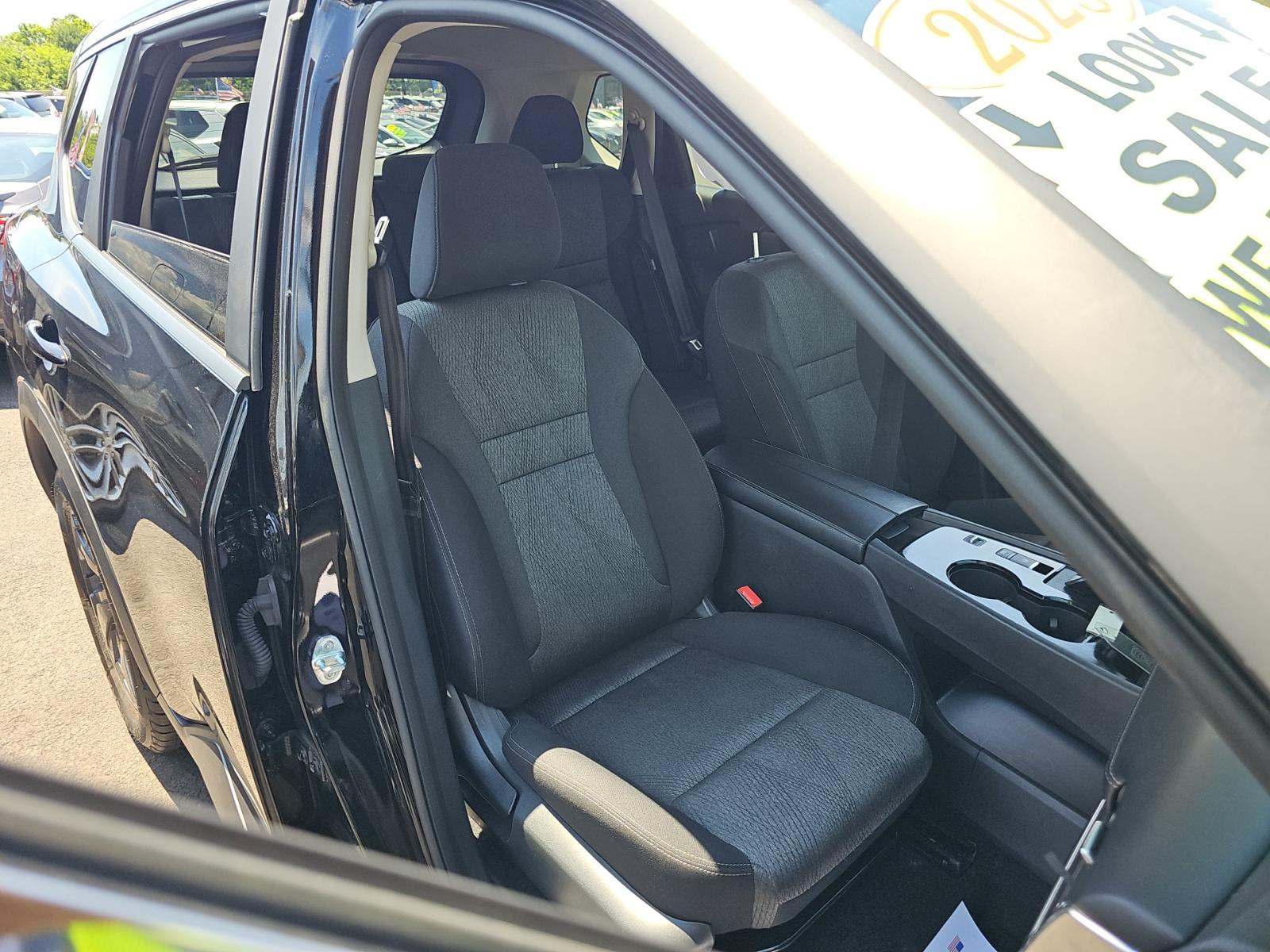 2025 Nissan Rogue SV FWD