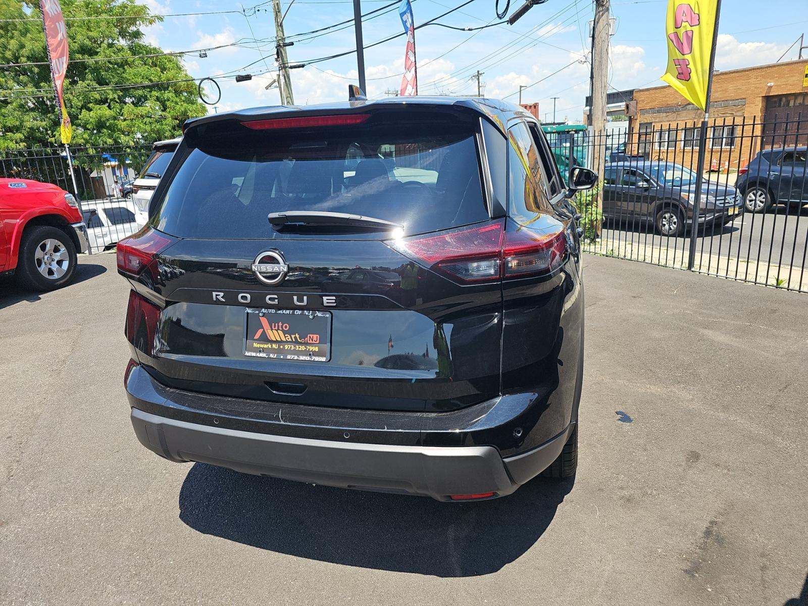 2025 Nissan Rogue SV FWD