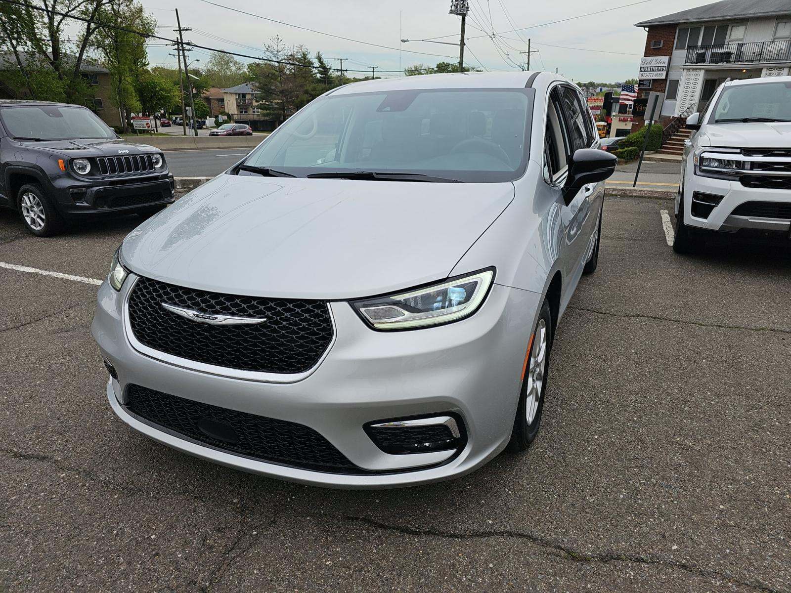 2024 Chrysler Pacifica Touring L FWD